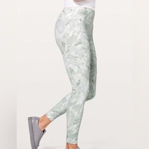Lululemon Wunder Under Hi-Rise Tight 28" size 8